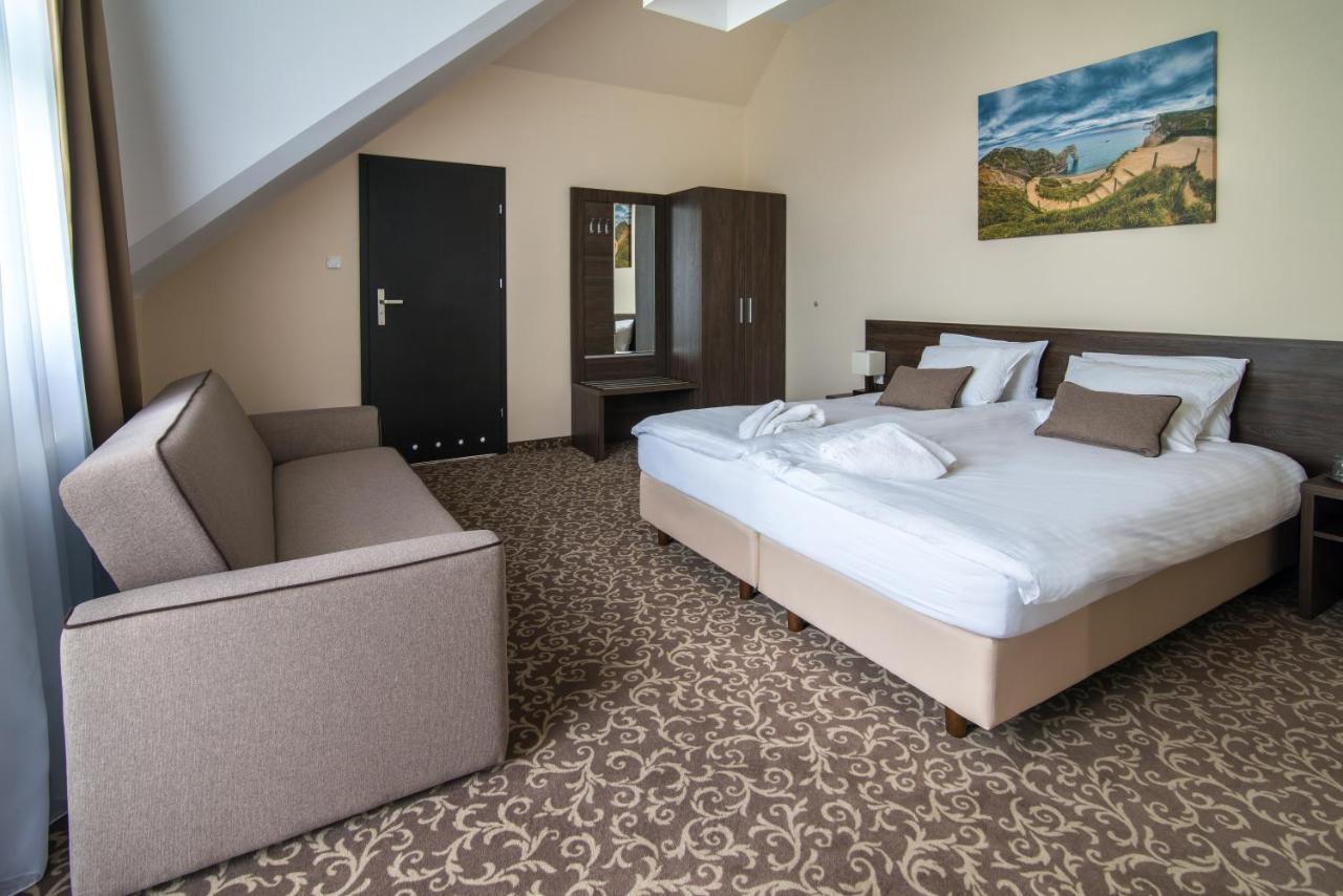 Hotel Bialy Domek Wałcz Eksteriør bilde
